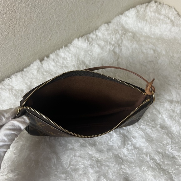 Louis Vuitton Monogram Pochette Accessories - Picture 7 of 8